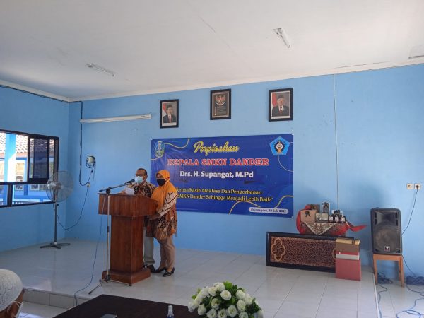 Perpisahan Kepala SMKN DANDER