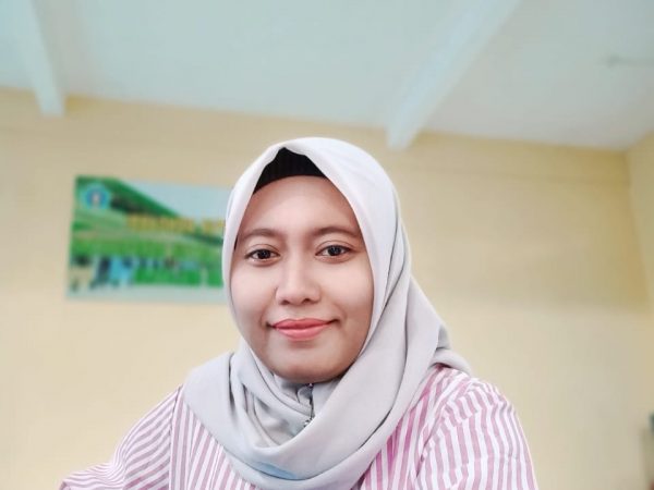 Siti Khomariyah, S.Pd