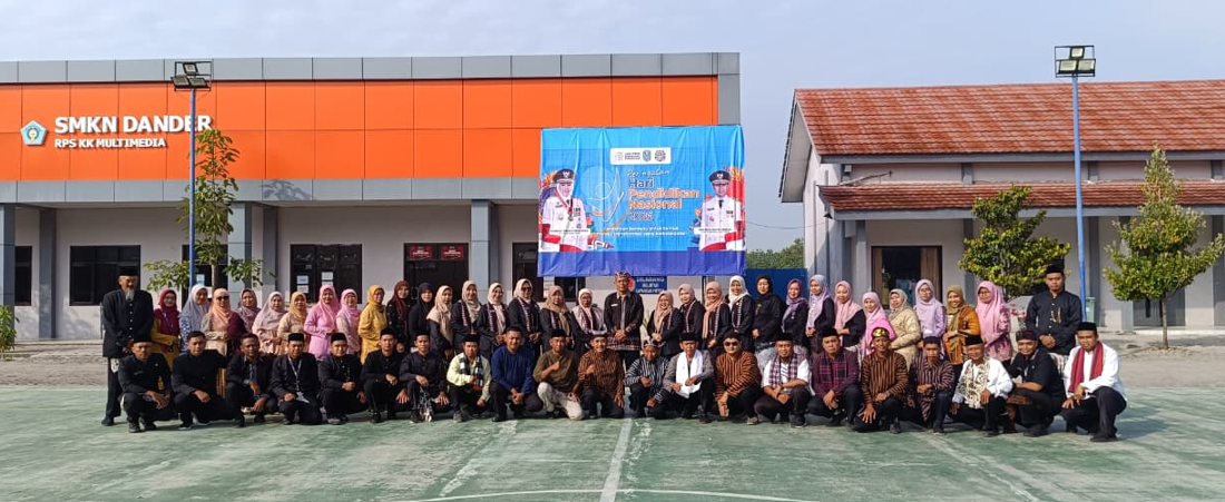 FOTO BAPAK IBU GURU & GTK TERBARU