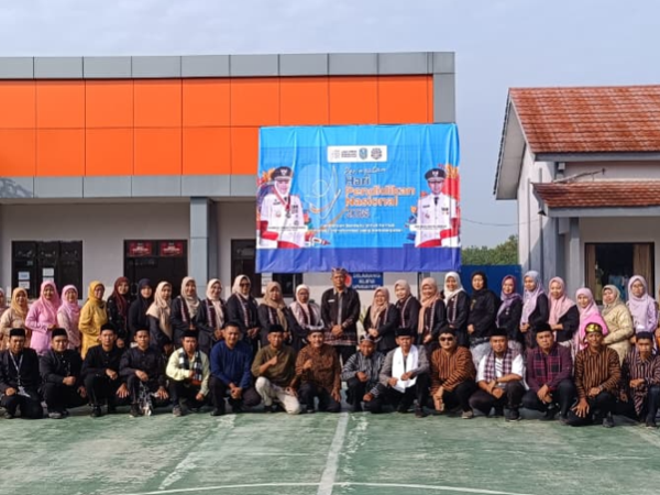 FOTO BAPAK IBU GURU & GTK TERBARU